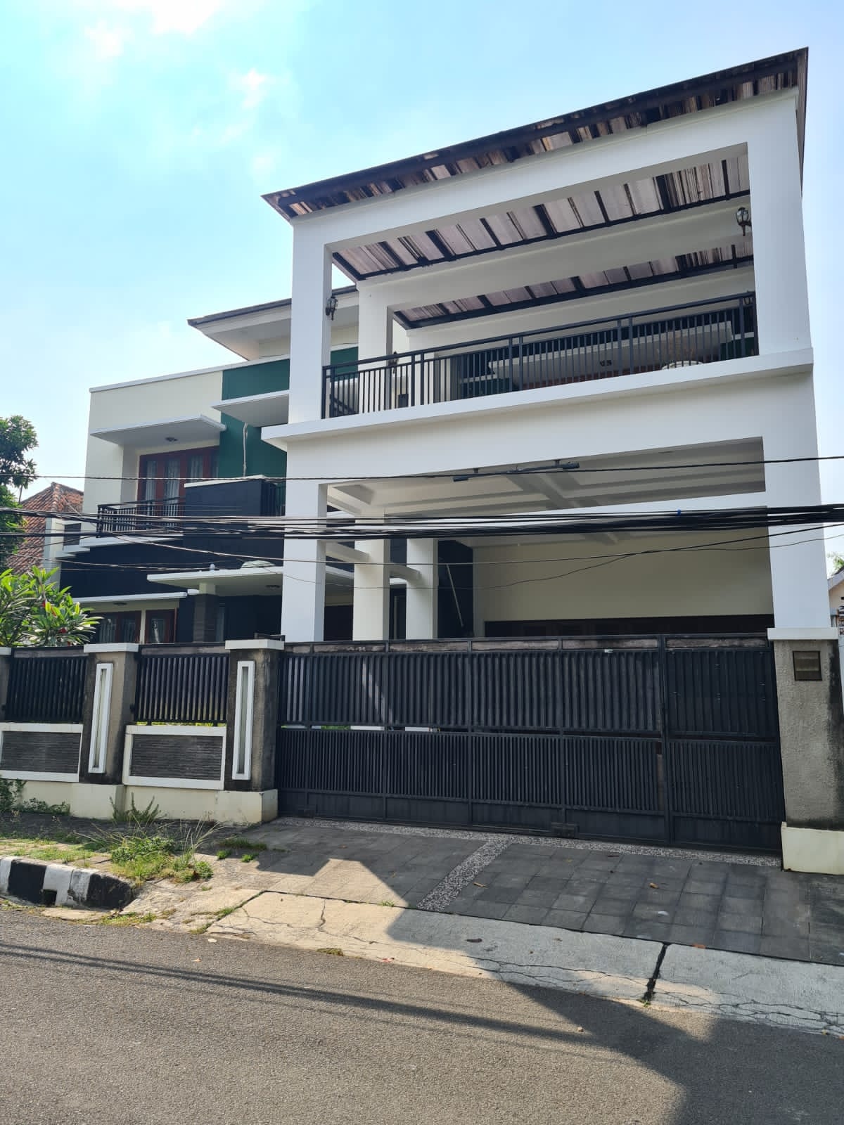 Rumah Mewah Menteng Dijual Siap Huni