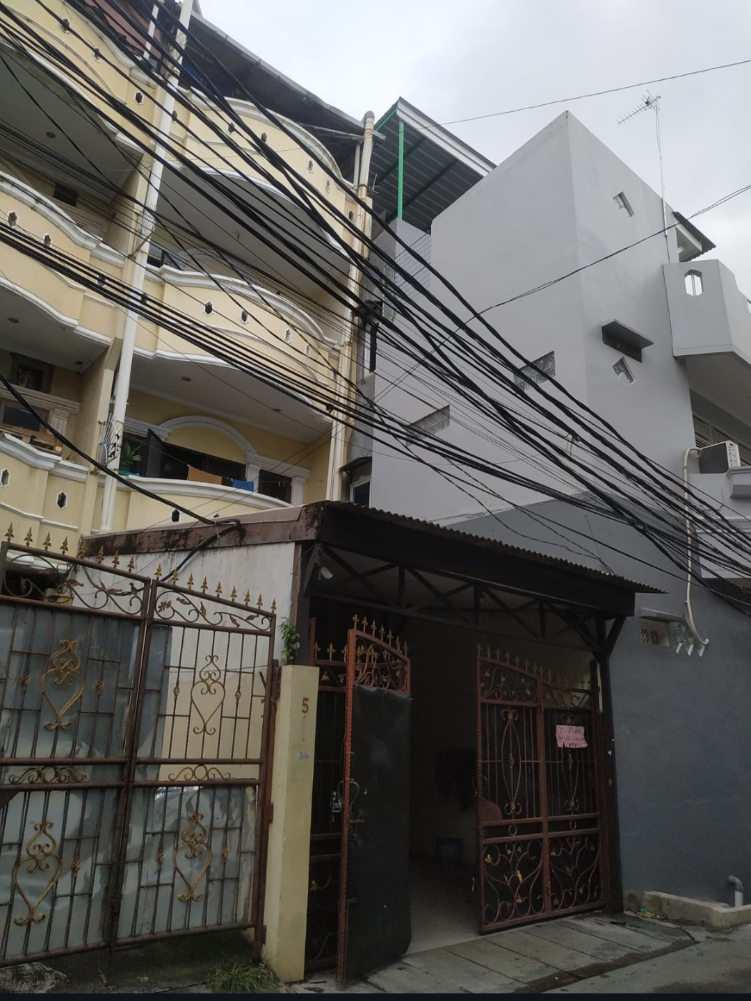 Ruko Jelambar Dijual Kondisi Siap Pakai